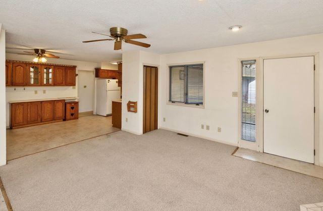 3433 Hillcrest Drive, Des Moines, IA 50310