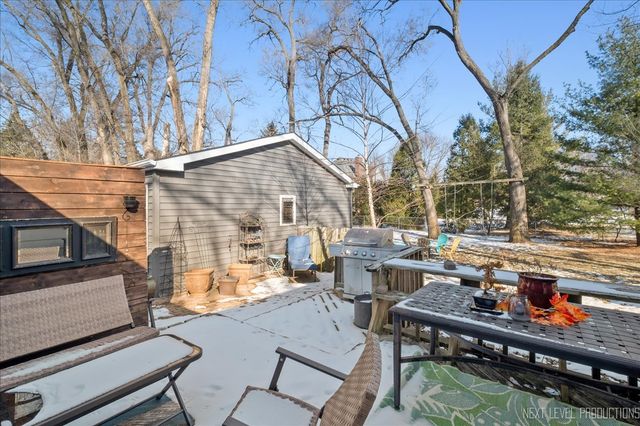 332 Evergreen Drive, Batavia, IL 60510