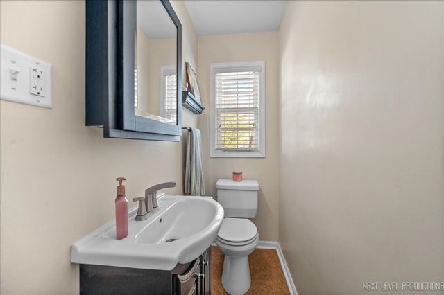 332 Evergreen Drive, Batavia, IL 60510