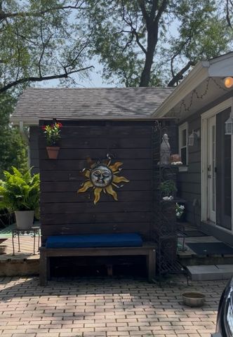 332 Evergreen Drive, Batavia, IL 60510