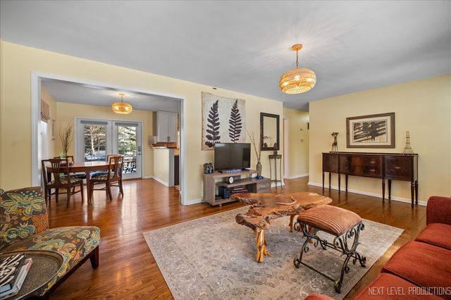 332 Evergreen Drive, Batavia, IL 60510