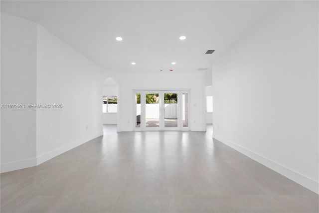 13415 SW 282nd St, Homestead, FL 33033