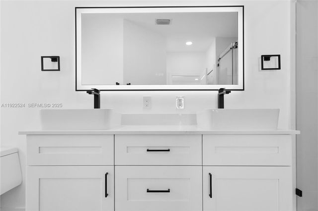 13415 SW 282nd St, Homestead, FL 33033