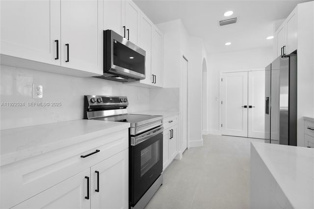 13415 SW 282nd St, Homestead, FL 33033