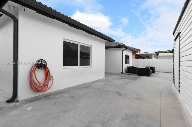 13415 SW 282nd St, Homestead, FL 33033