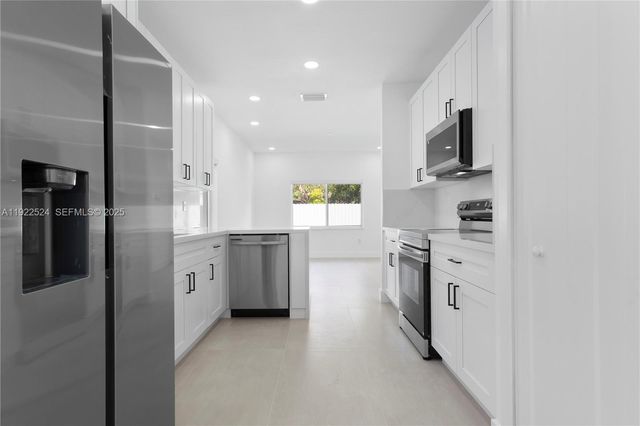 13415 SW 282nd St, Homestead, FL 33033