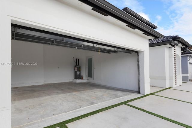 13415 SW 282nd St, Homestead, FL 33033