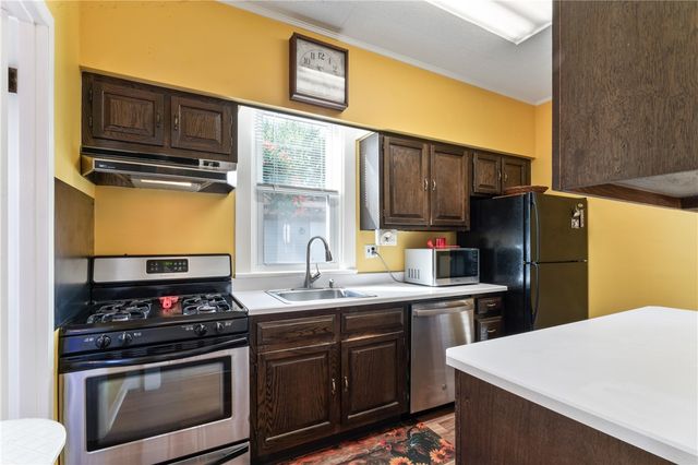 432 Holmes Ave, Baden, PA 15005