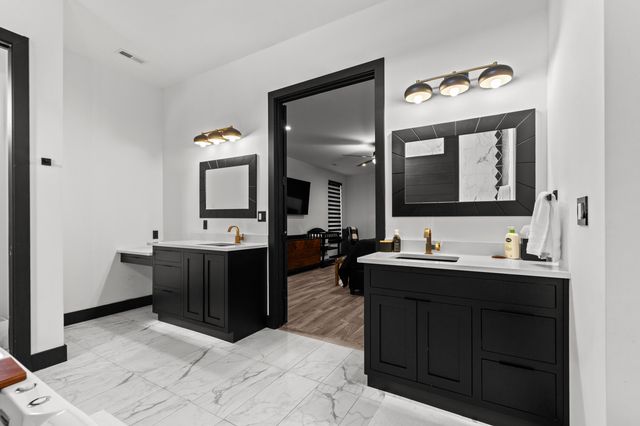 5947 SCREAMING EAGLE LN, Columbia, MO 65201