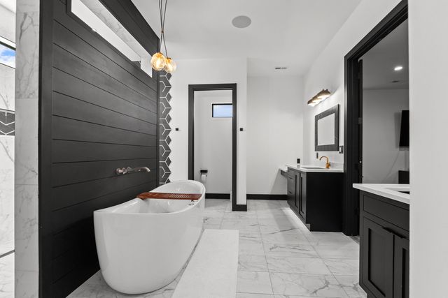 5947 SCREAMING EAGLE LN, Columbia, MO 65201