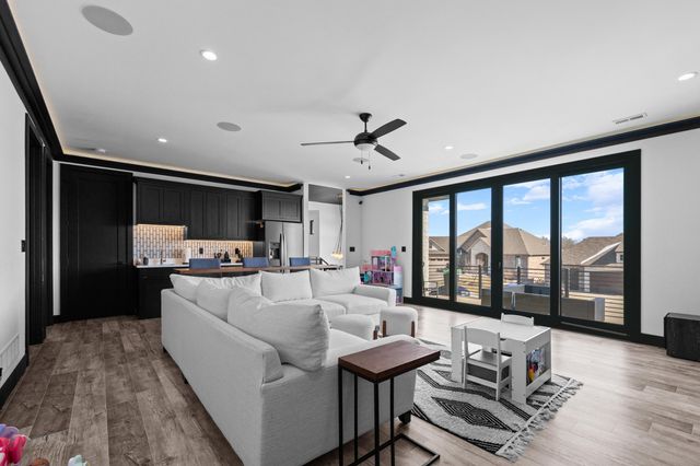 5947 SCREAMING EAGLE LN, Columbia, MO 65201