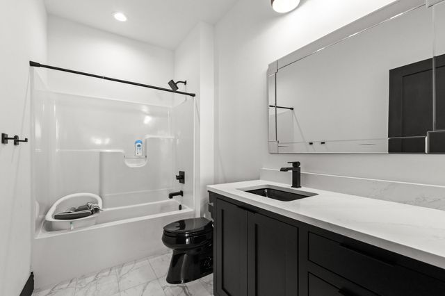 5947 SCREAMING EAGLE LN, Columbia, MO 65201