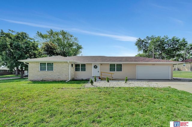 1105 Surfside Drive, Lincoln, NE 68528