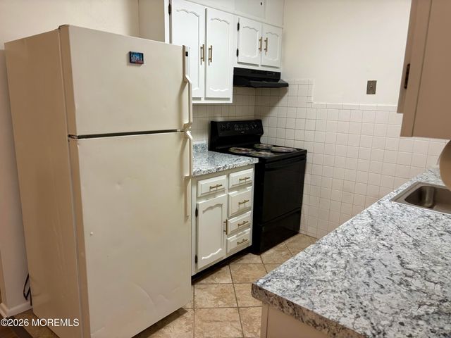 1192B Clydebank Court, Lakewood, NJ 08701