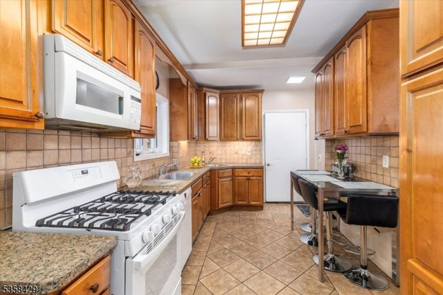 460 Brook Ave, Passaic City, NJ 07055