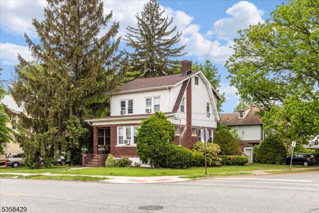 460 Brook Ave, Passaic City, NJ 07055