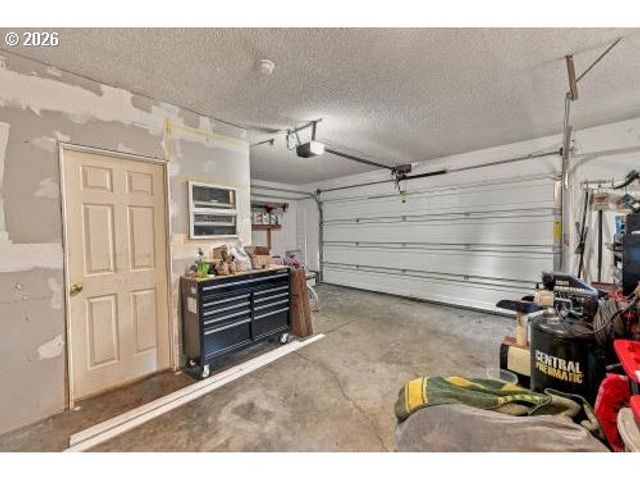 230 MAYFAIR Dr, St Helens, OR 97051