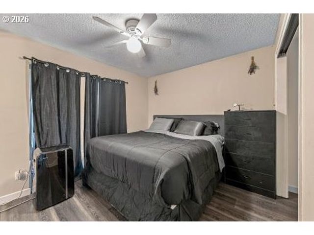 230 MAYFAIR Dr, St Helens, OR 97051