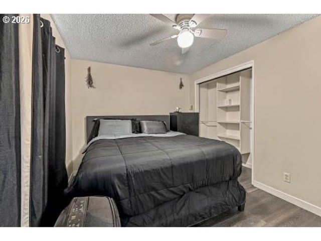 230 MAYFAIR Dr, St Helens, OR 97051