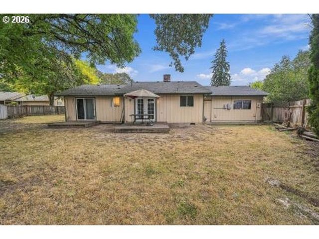 230 MAYFAIR Dr, St Helens, OR 97051