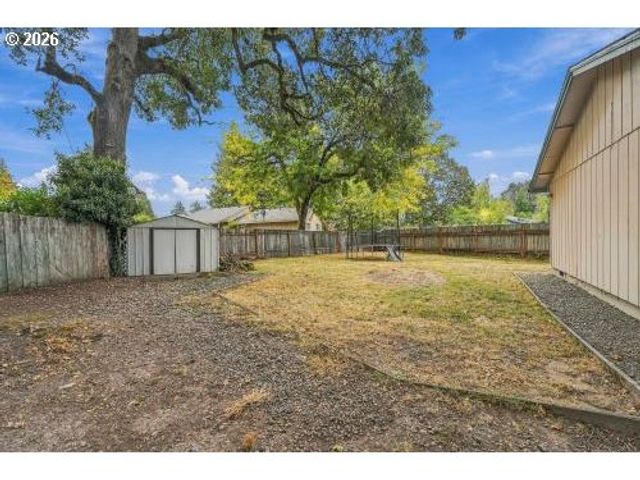 230 MAYFAIR Dr, St Helens, OR 97051