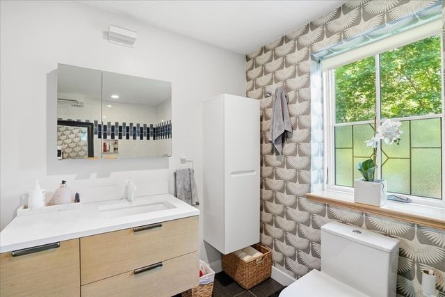 108 Kilby St, Hingham, MA 02043