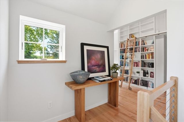 108 Kilby St, Hingham, MA 02043