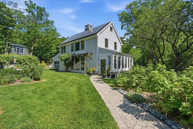 108 Kilby St, Hingham, MA 02043