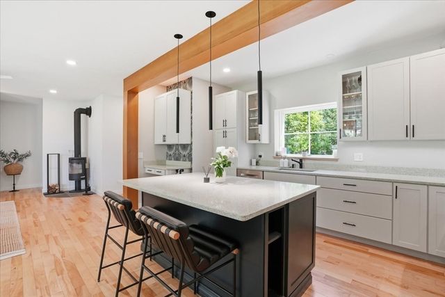 108 Kilby St, Hingham, MA 02043
