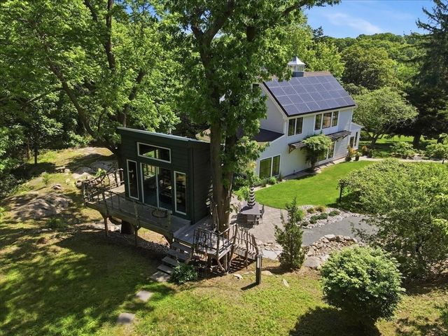 108 Kilby St, Hingham, MA 02043