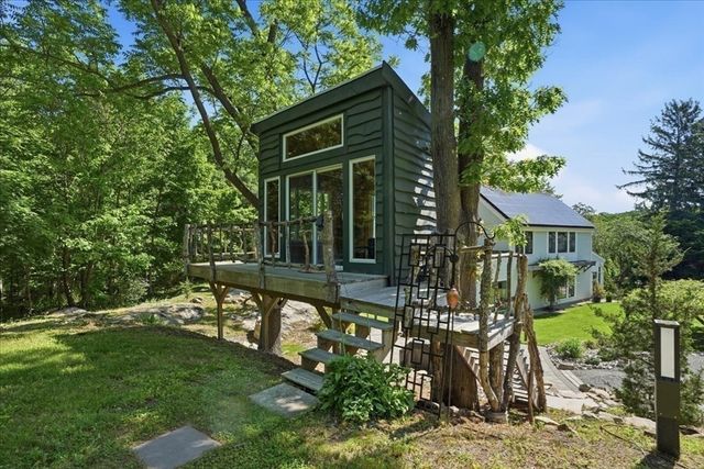 108 Kilby St, Hingham, MA 02043