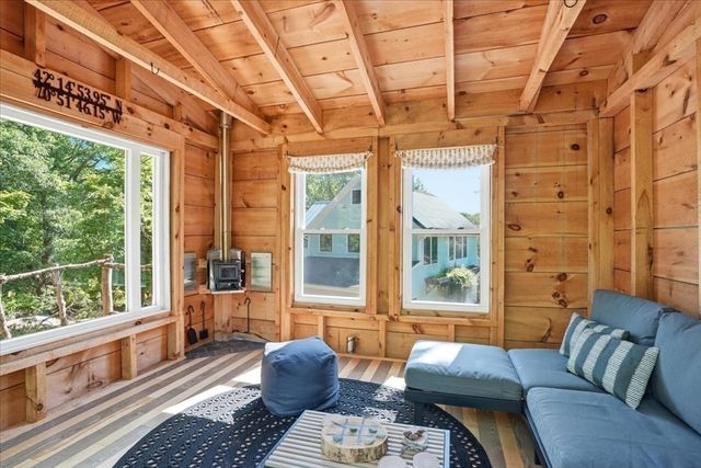 108 Kilby St, Hingham, MA 02043