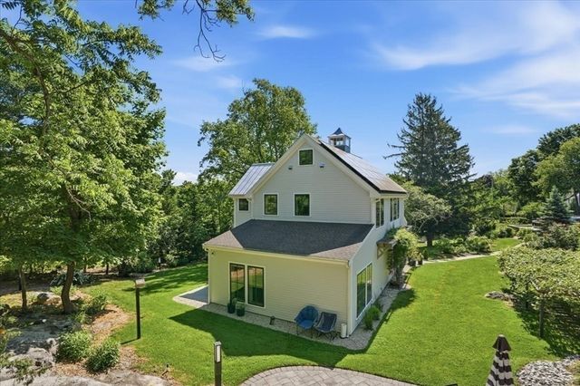 108 Kilby St, Hingham, MA 02043