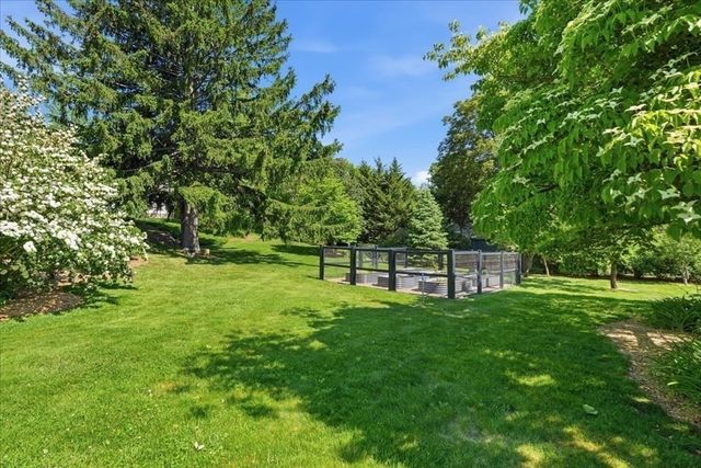 108 Kilby St, Hingham, MA 02043