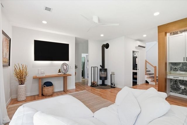 108 Kilby St, Hingham, MA 02043