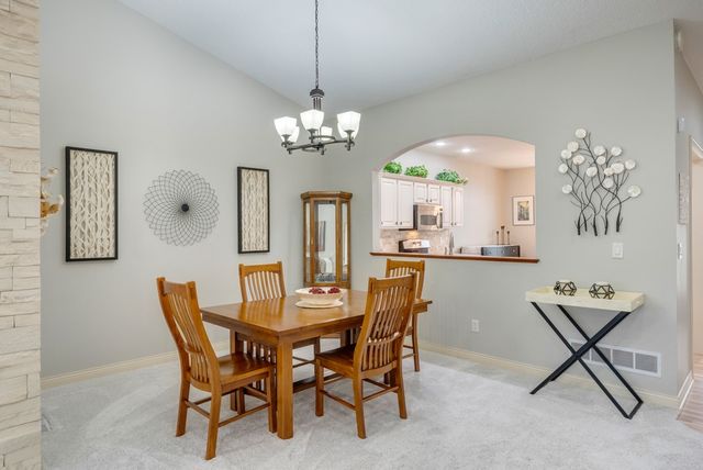 8932 Stonepointe Lane, Johnston, IA 50131