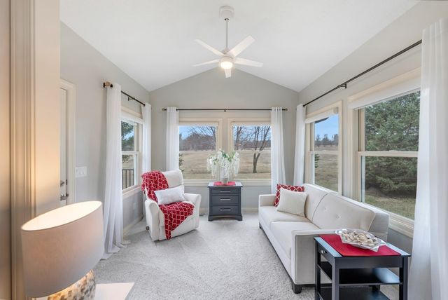 8932 Stonepointe Lane, Johnston, IA 50131