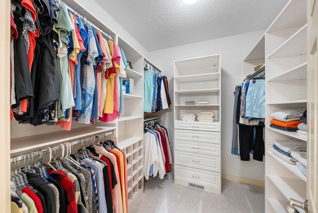 8932 Stonepointe Lane, Johnston, IA 50131