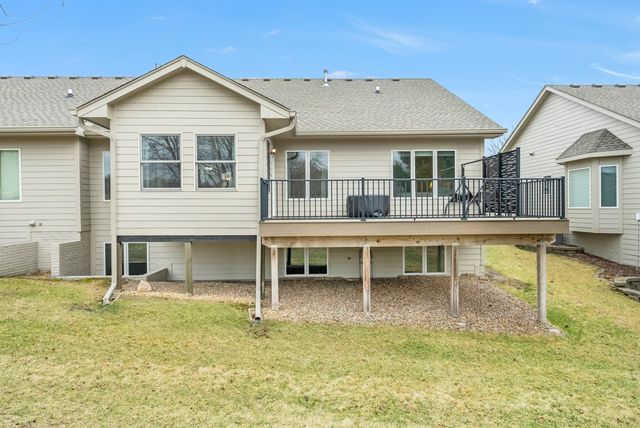 8932 Stonepointe Lane, Johnston, IA 50131