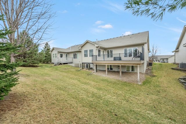 8932 Stonepointe Lane, Johnston, IA 50131