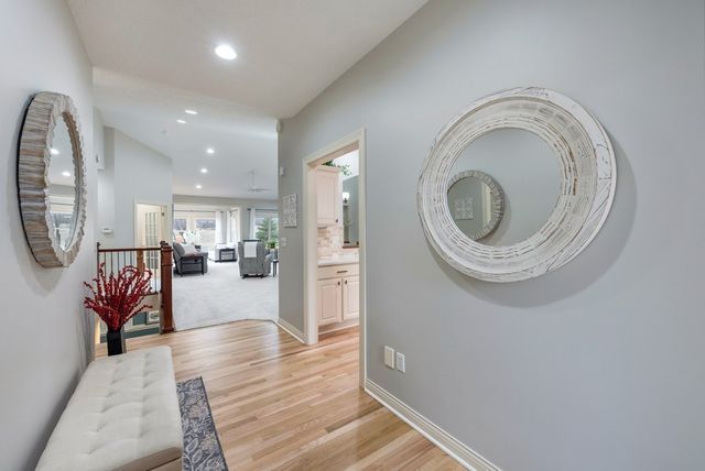 8932 Stonepointe Lane, Johnston, IA 50131