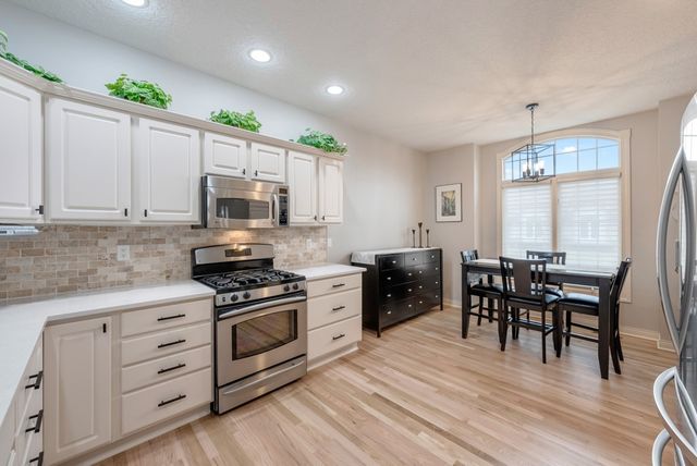 8932 Stonepointe Lane, Johnston, IA 50131