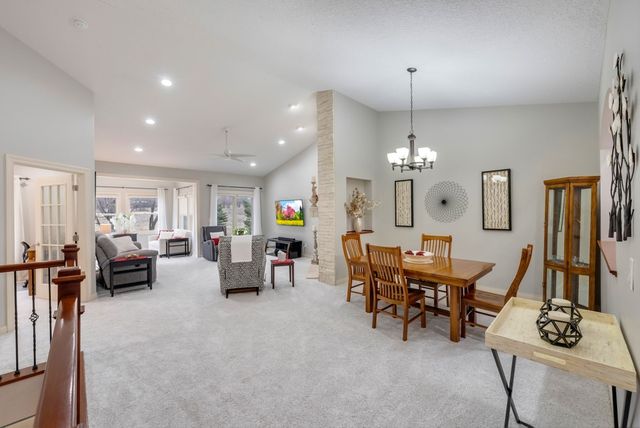 8932 Stonepointe Lane, Johnston, IA 50131