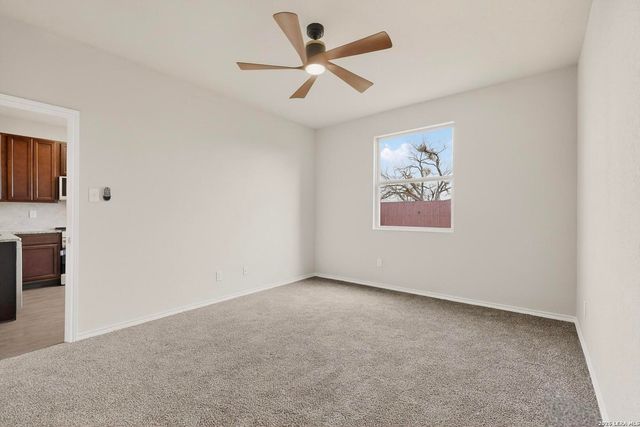 10422 GREEN LAKE DR, San Antonio, TX 78223