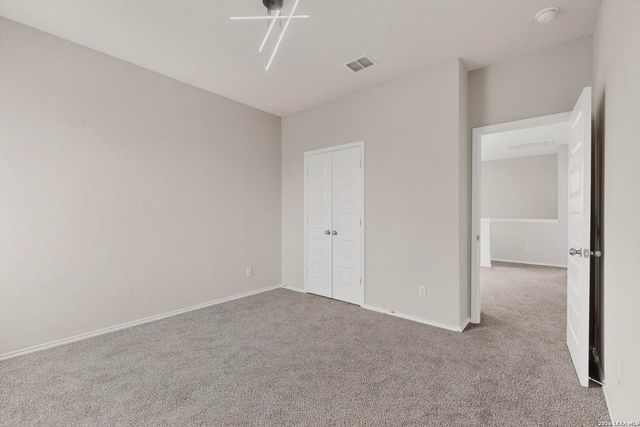 10422 GREEN LAKE DR, San Antonio, TX 78223