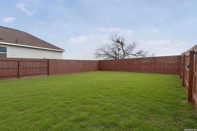 10422 GREEN LAKE DR, San Antonio, TX 78223