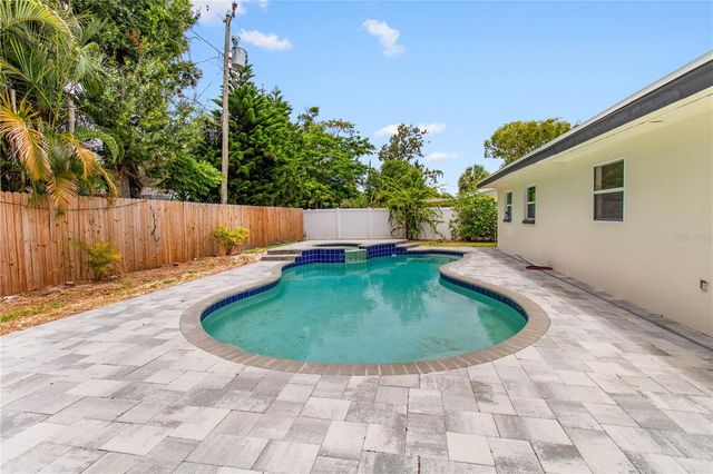 12120 CROFT DRIVE, Largo, FL 33774