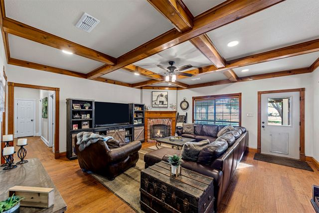 9690 Vail Eton Drive, Pilot Point, TX 76258