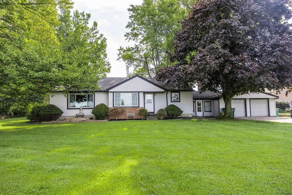 64690 Gratiot Ave Avenue, Lenox Twp, MI 48050