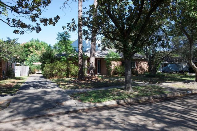 5242 Grape Street, Houston, TX 77096